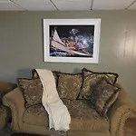 Cabin On The Water In The Poconos Relax @ The Lake