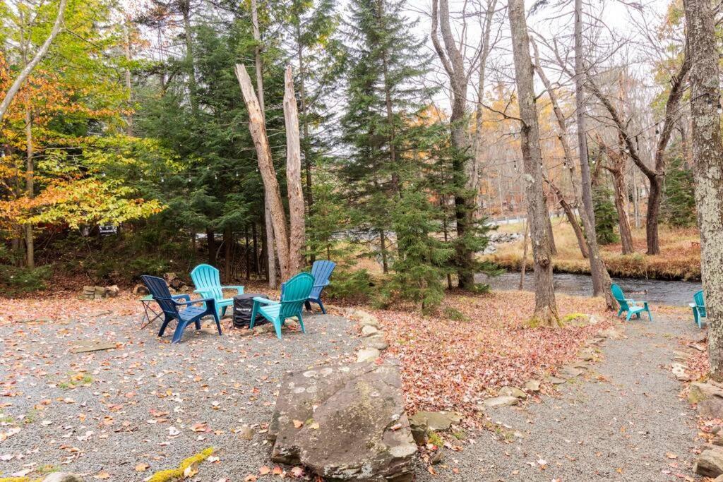 On The Water In The Poconos Relax @ The Locust Lakes Village